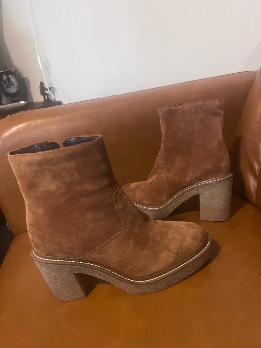 Clarks Colden Up suede ankle boots in a dark tan shade women’s size 8